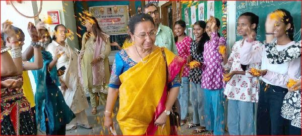 વાપી નગર પંચાયત હાઈ.ના ક્લાર્કનો નિવૃત્તિ સન્માન કાર્યક્રમ યોજાયો 