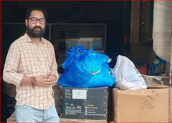 વાપી સોશિયલ ગૃપ ચેરિટેબલ ટ્રસ્ટ દ્વારા કપડાનું વિતરણ કરાયું