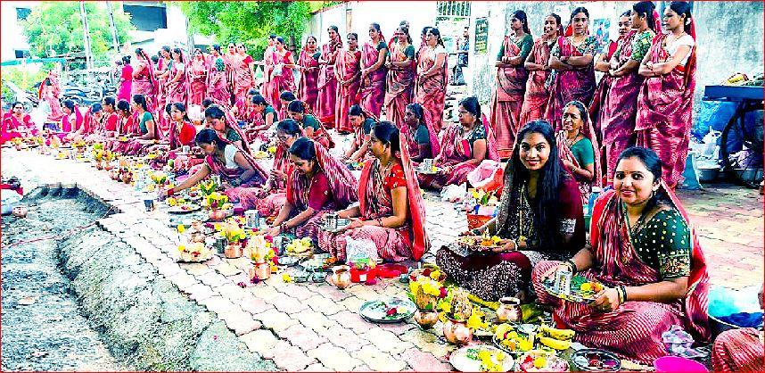 મગોદડુંગરીમાં વટ સાવિત્રી પૂર્ણિમાની પૂજા કરાઈ