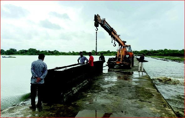 અંબિકાના દેવધા ડેમનાં તમામ ૪૦ દરવાજા ખોલાયા