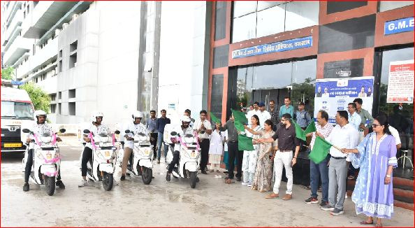 વલસાડ જિલ્લાના આંતરિયાળ ગામડાઅો માટે મોબાઈલ હેલ્થ યુનિટને લીલીઝંડી અપાઈ