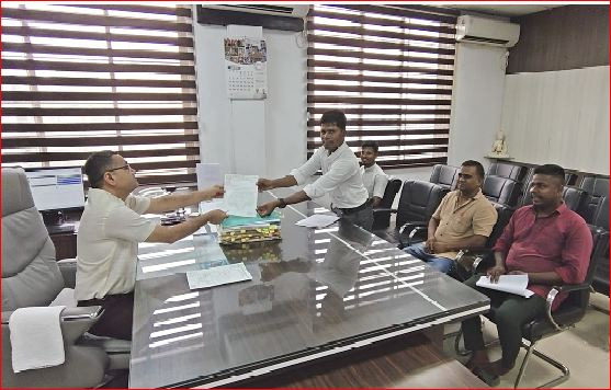 કપરાડાના સુથારપાડામાં નવી બેંક શાખા અને ખ્વ્પ્ શરૂ કરવા રજૂઆત