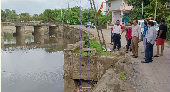 વાપી બિલખાડીમાં વરસાદી પાણીના નિકાલ માટે વ્યવસ્થાની સમીક્ષા કરાઈ