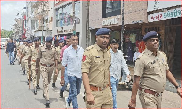 બીલીમોરામાં રથયાત્રા પૂર્વે પોલીસ દ્વારા પેટ્રોલિંગ યોજાયું