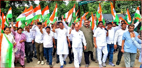 સંજાણમાં ભવ્ય તિરંગા યાત્રા યોજાઈ