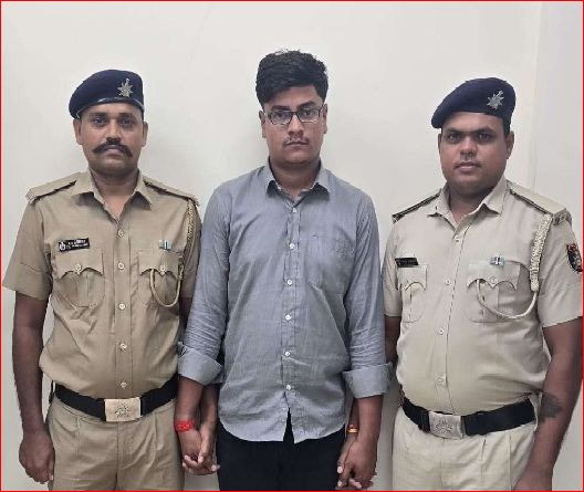 સેલવાસમાં સૂટકેસમાંથી પ્રેમીકાની લાશ પ્રકરણનો આરોપી વારાણસીથી ઝડપાયો